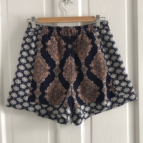 H&M Pants - H&M | Navy patterned shorts